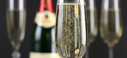 Explore the Fizz Without the Buzz: Top 5 Non-Alcoholic Sparkling Wines